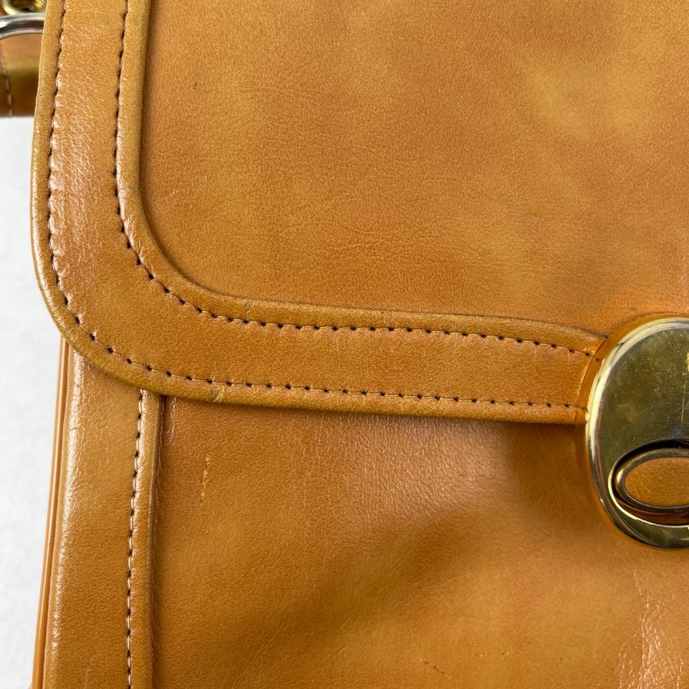 Vintage 1960s Empress Shoulder Handbag, Multiple Interior Dividers, Tan - Picture 4 of 14